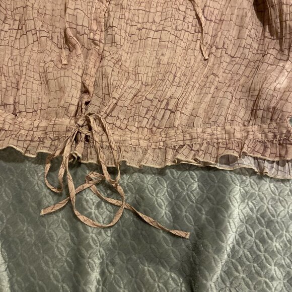 NWT H&M Boho Ruffle Tie-Front Blouse – Women’s Size L - Picture 3 of 7